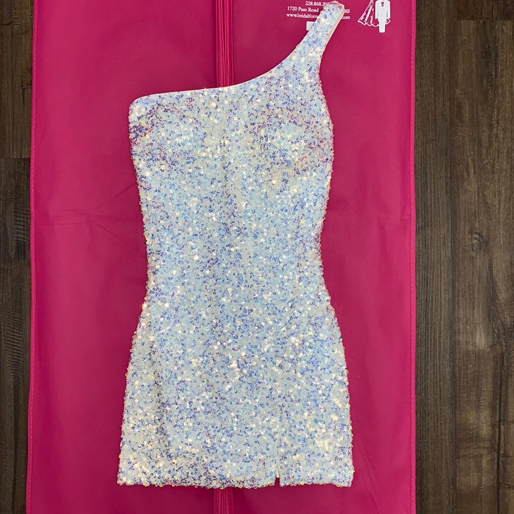 Alyce Paris #4541 Homecoming Dress size 2